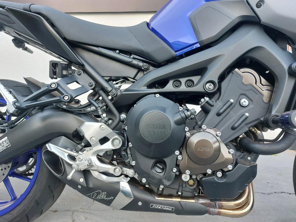 YAMAHA MT-09 850 - Foto
