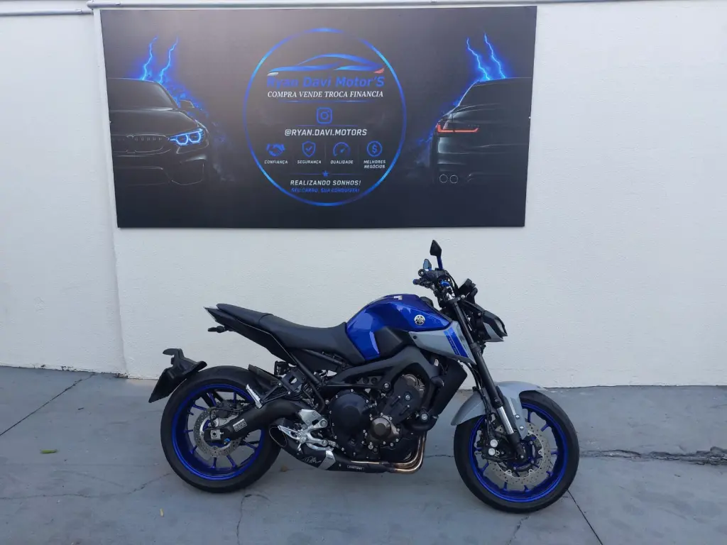 YAMAHA MT-09 850 - Foto