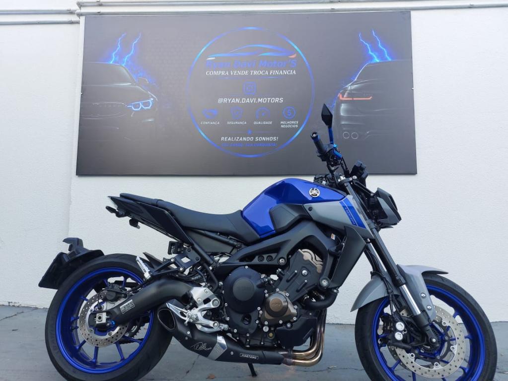 YAMAHA MT-09 850 - Foto