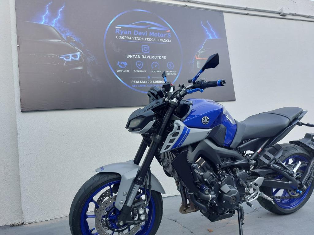 YAMAHA MT-09 850 - Foto