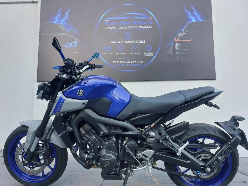 YAMAHA MT-09 850 - Foto