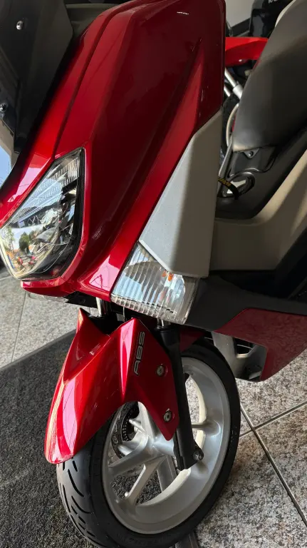 YAMAHA NMax 160 - Foto