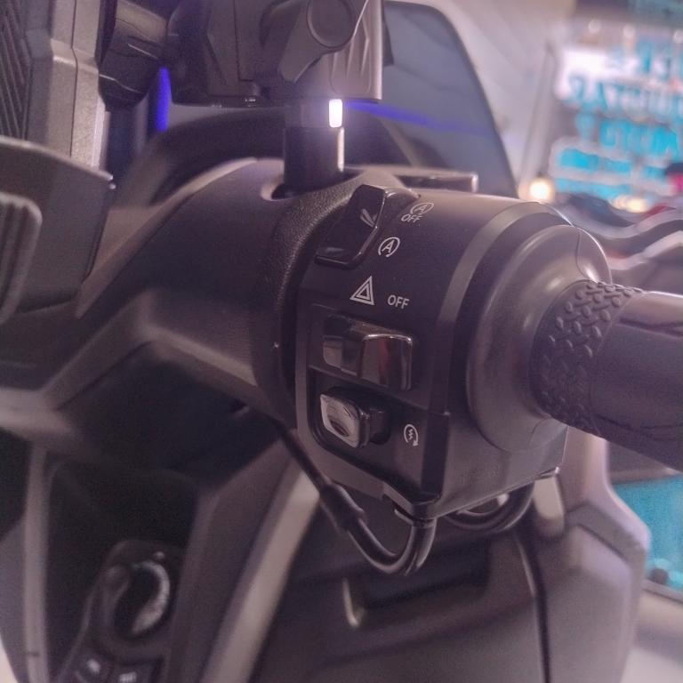 YAMAHA NMax 160 - Foto