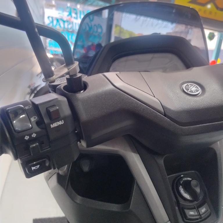 YAMAHA NMax 160 - Foto