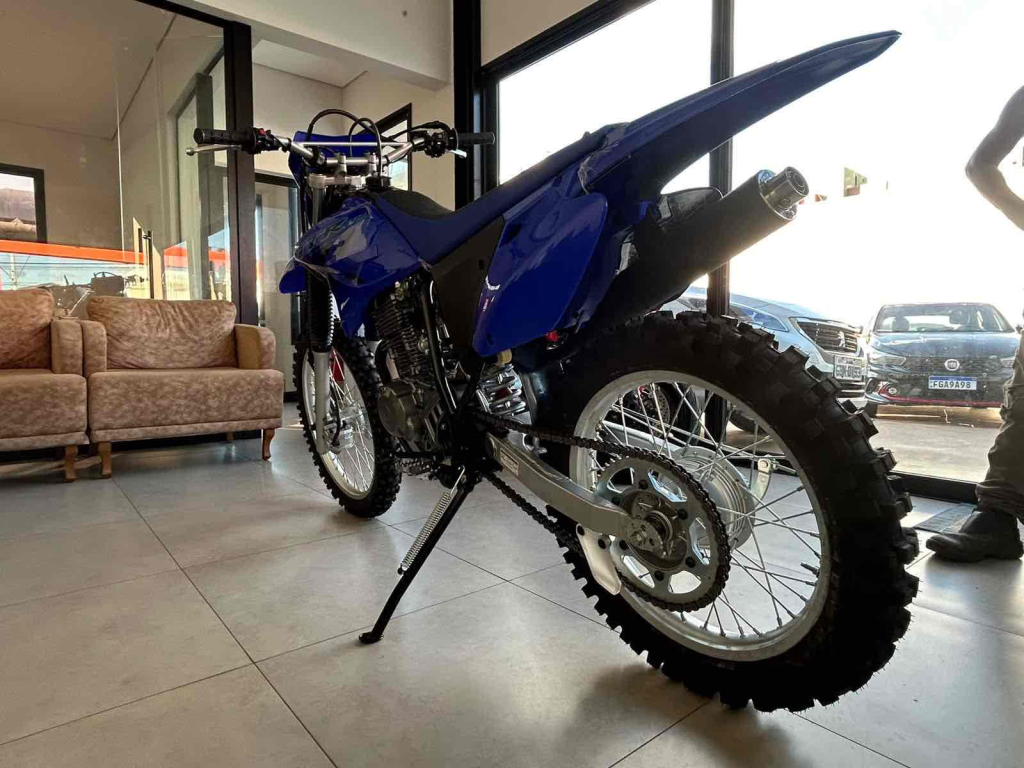 YAMAHA TTR 230 - Foto
