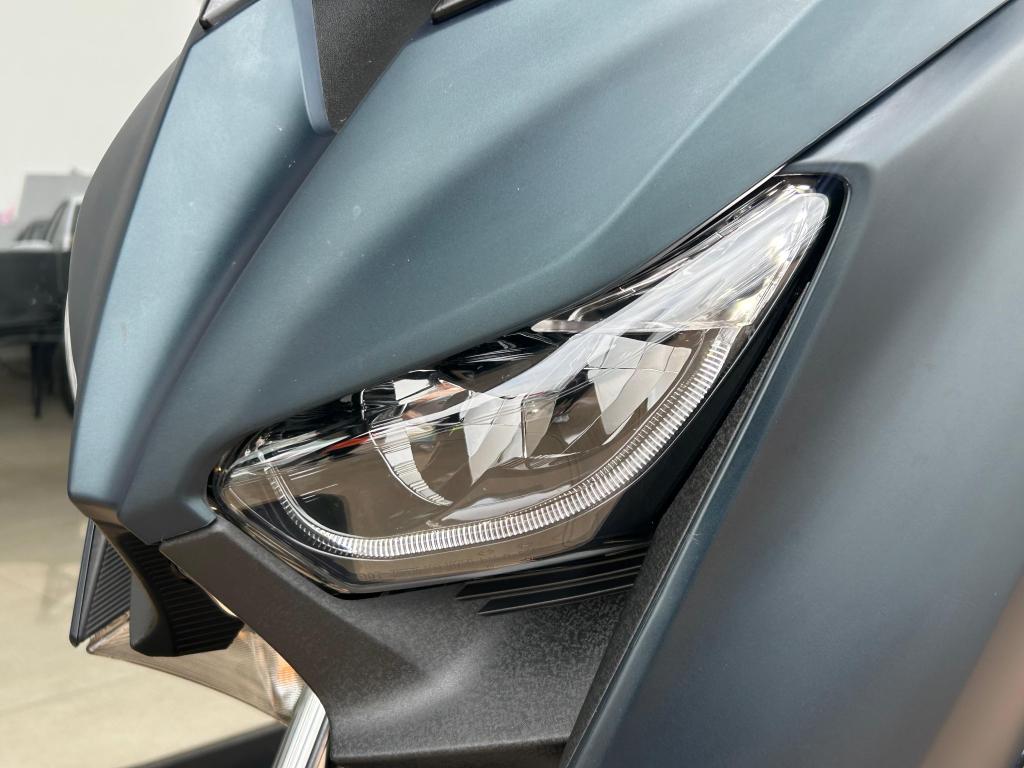 YAMAHA Xmax 250 - Foto