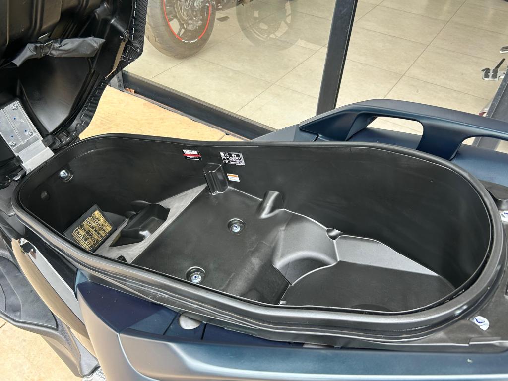 YAMAHA Xmax 250 - Foto