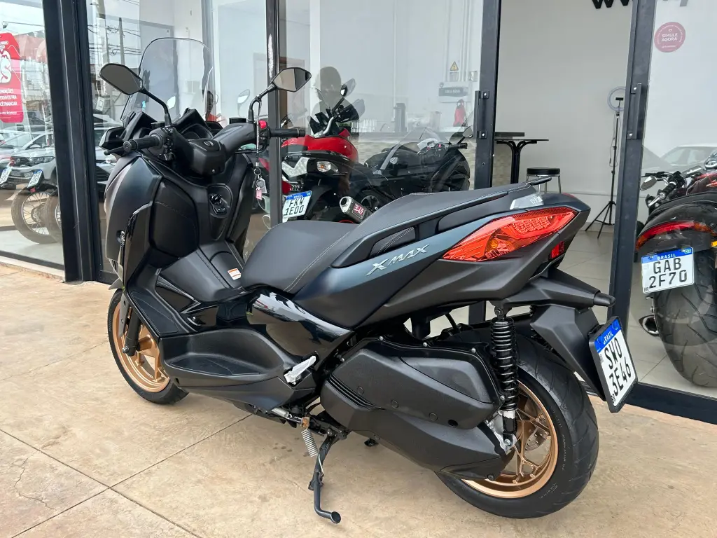 YAMAHA Xmax 250 - Foto