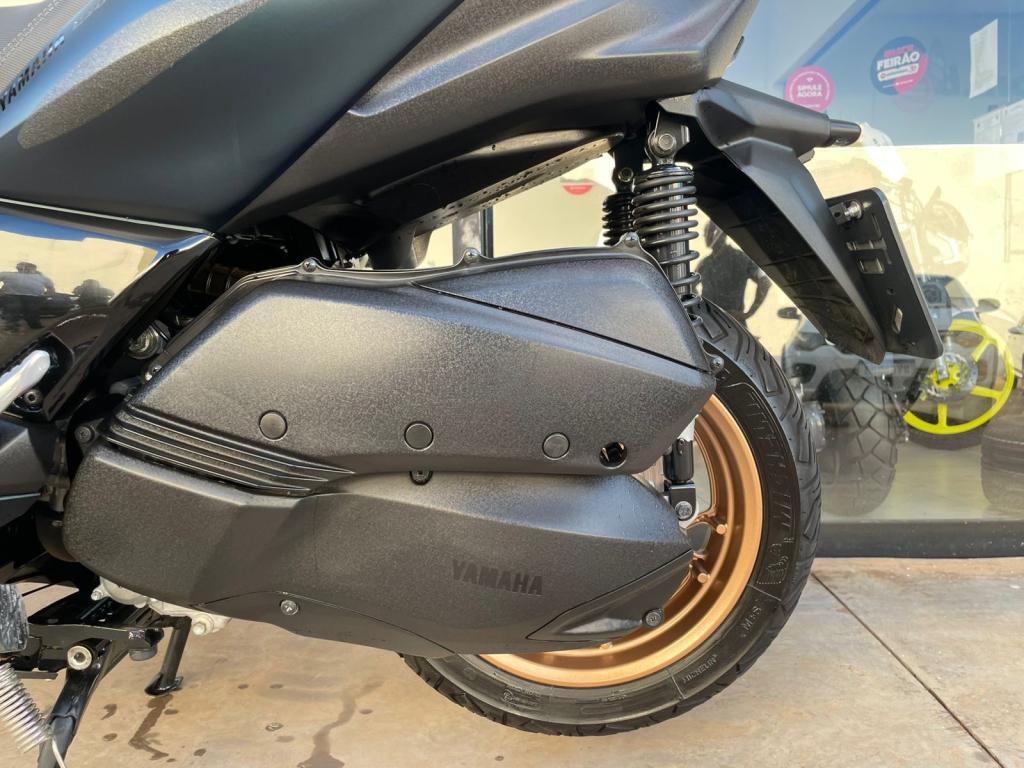 YAMAHA Xmax 250 - Foto