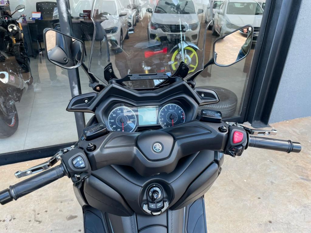 YAMAHA Xmax 250 - Foto