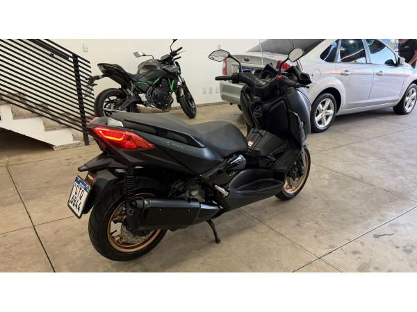 YAMAHA XMax 250 - Foto