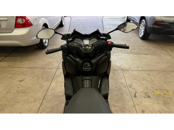 YAMAHA XMax 250 - Foto