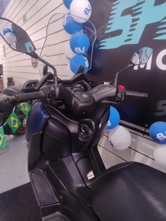 YAMAHA XMax 250 - Foto