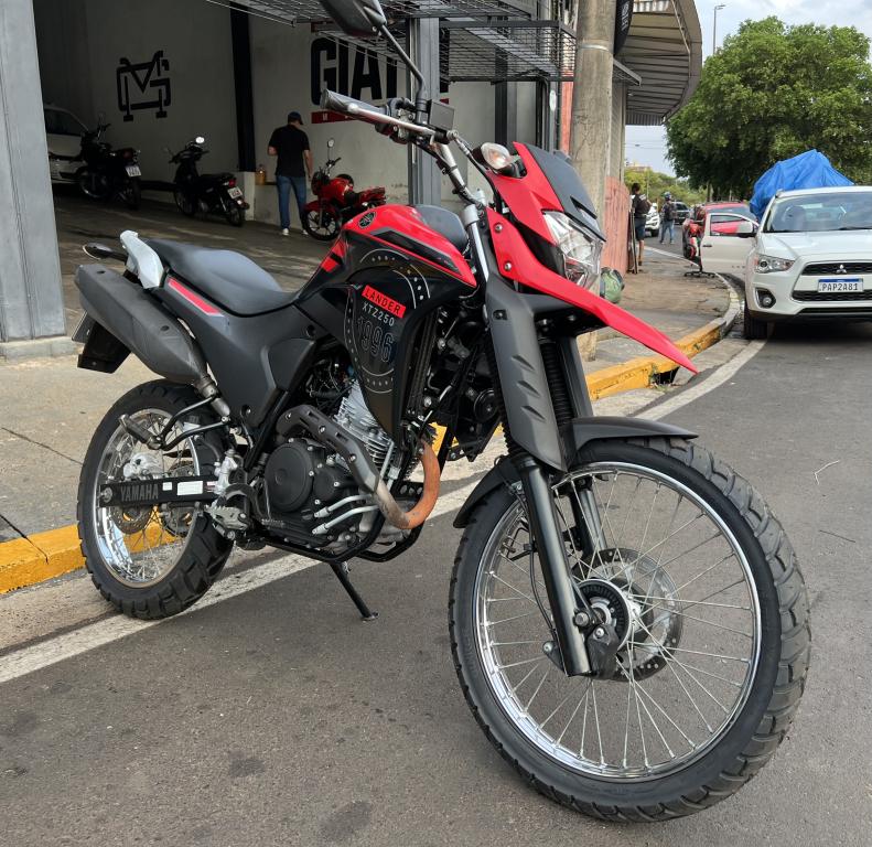 YAMAHA XTZ 250 - Foto