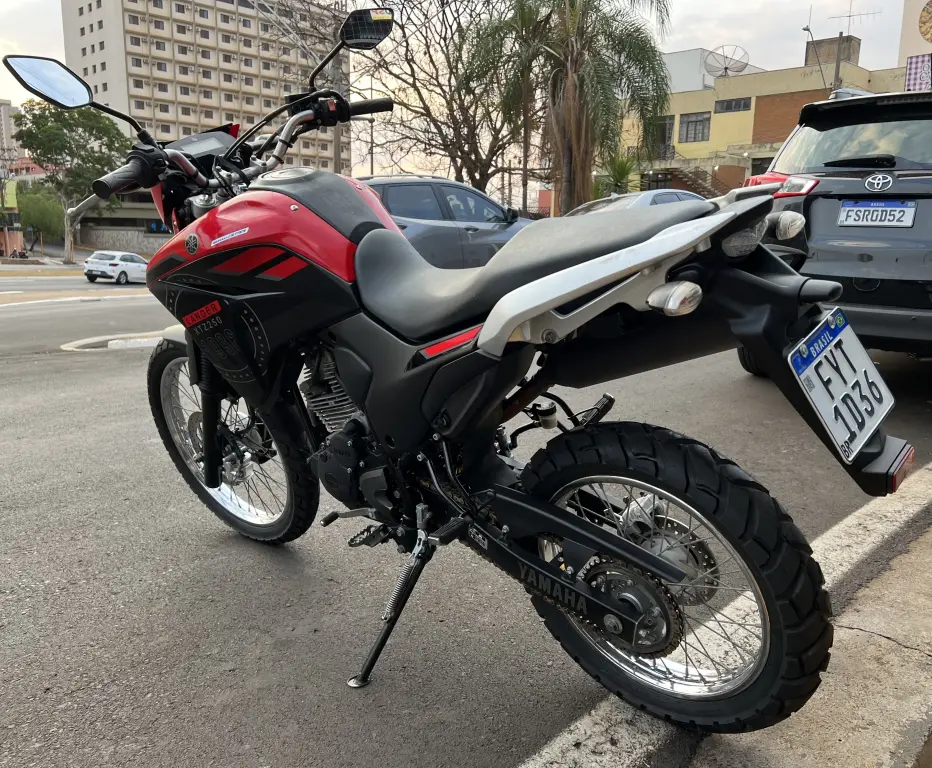 YAMAHA XTZ 250 - Foto