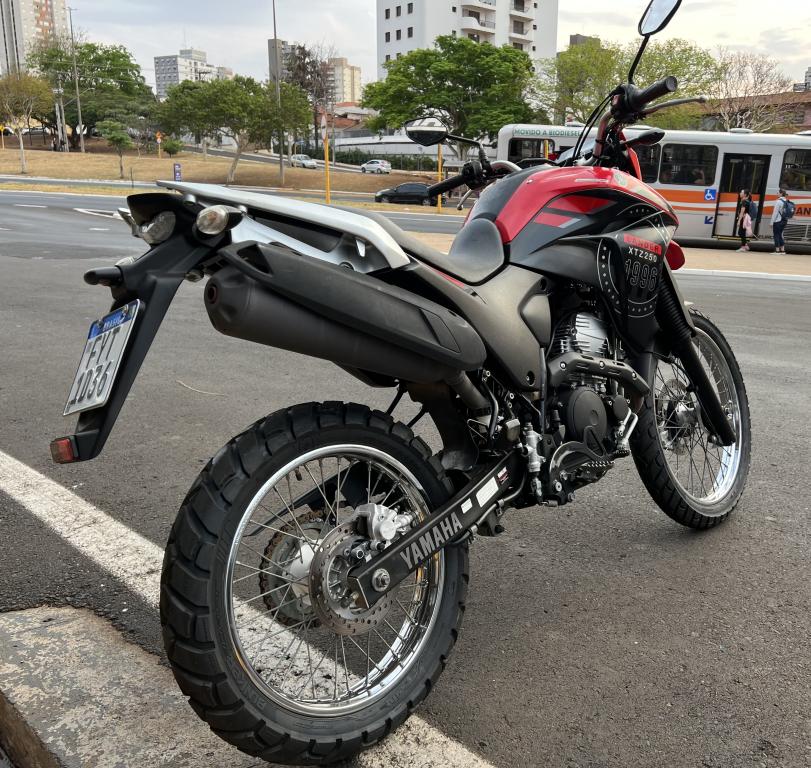 YAMAHA XTZ 250 - Foto
