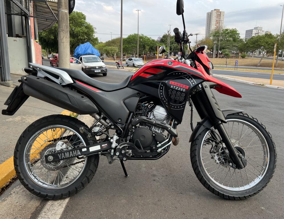 YAMAHA XTZ 250 - Foto