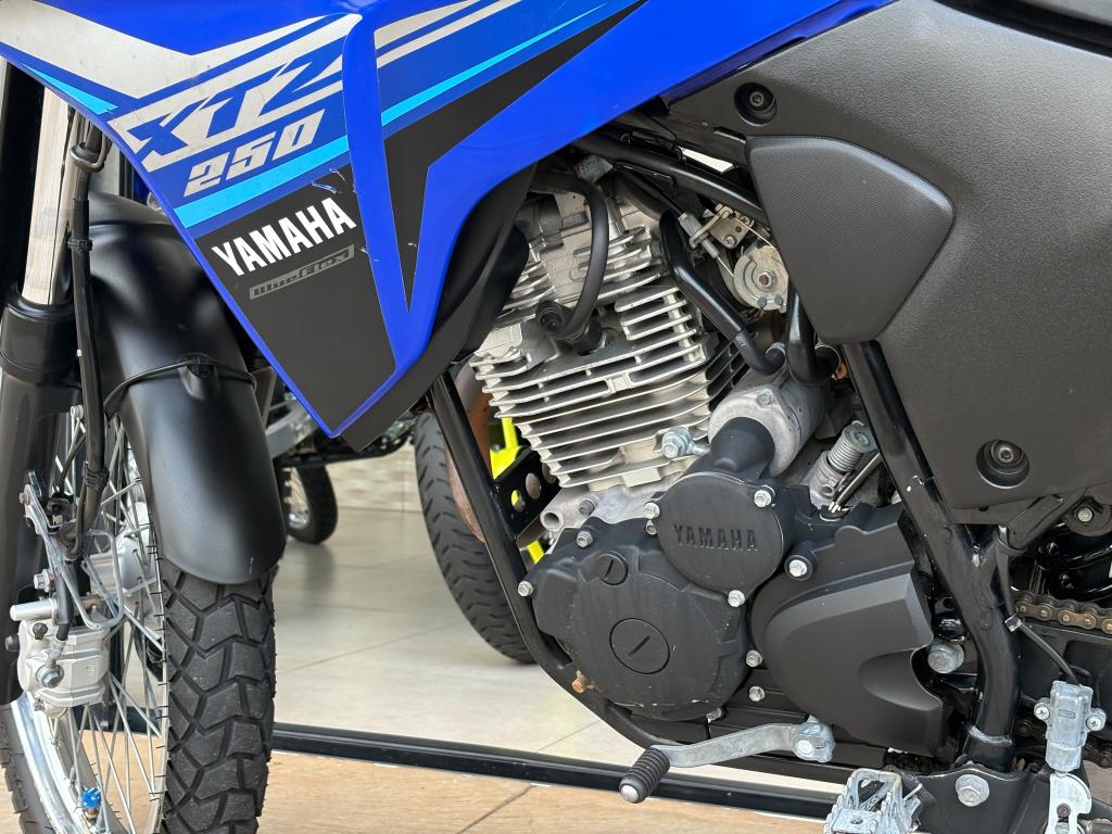 YAMAHA XTZ 250 - Foto