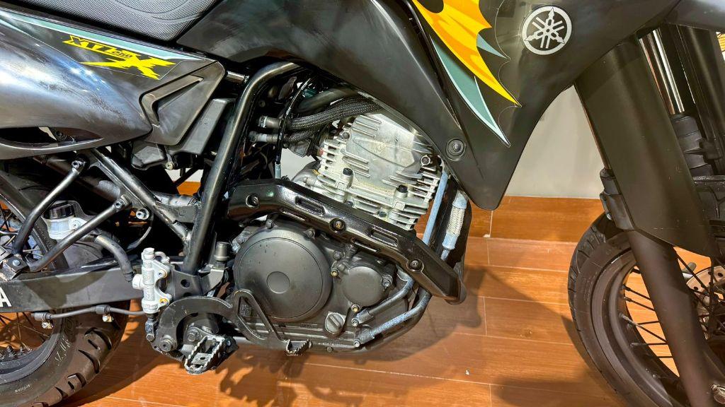 YAMAHA XTZ 250 - Foto