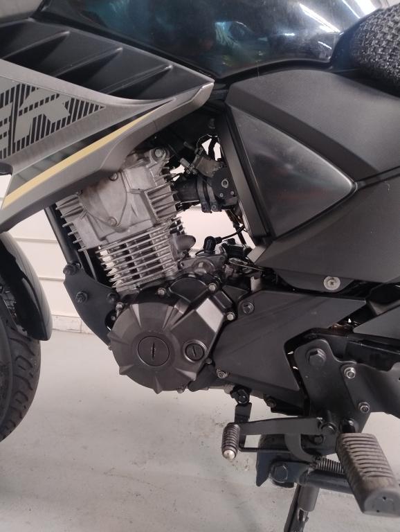 YAMAHA YS Fazer 150 - Foto