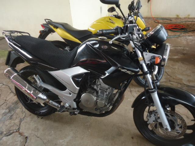 YAMAHA YS Fazer 250 - Foto
