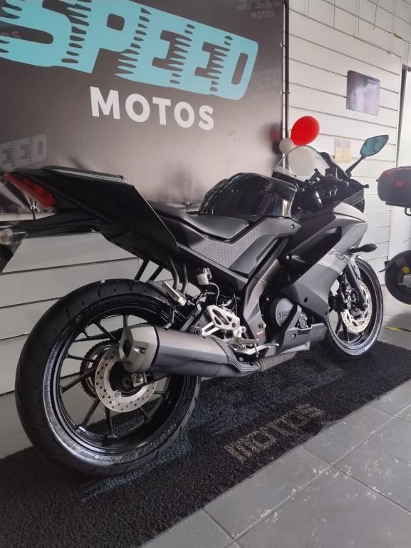 YAMAHA YZF R15 150 - Foto