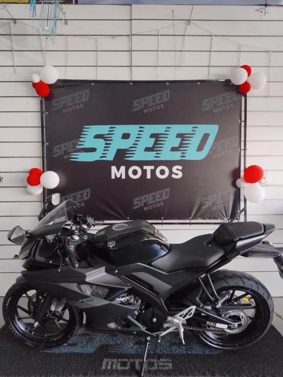 YAMAHA YZF R15 150 - Foto