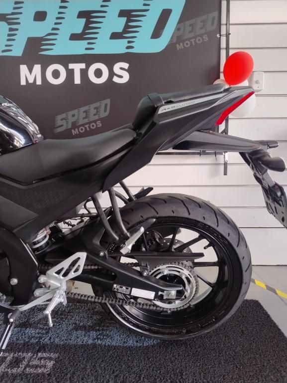 YAMAHA YZF R15 150 - Foto