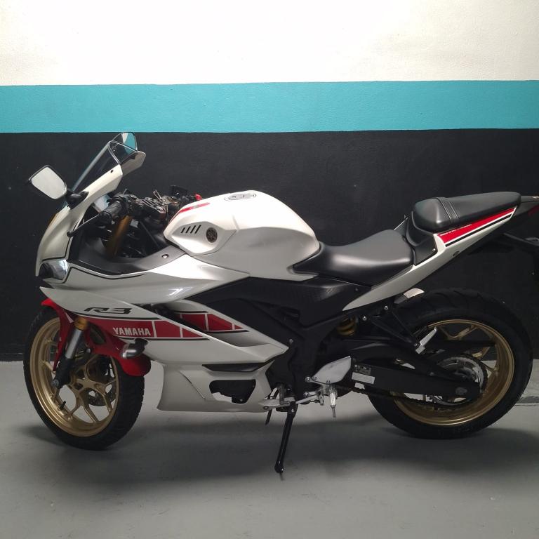 YAMAHA YZF R3 300 - Foto
