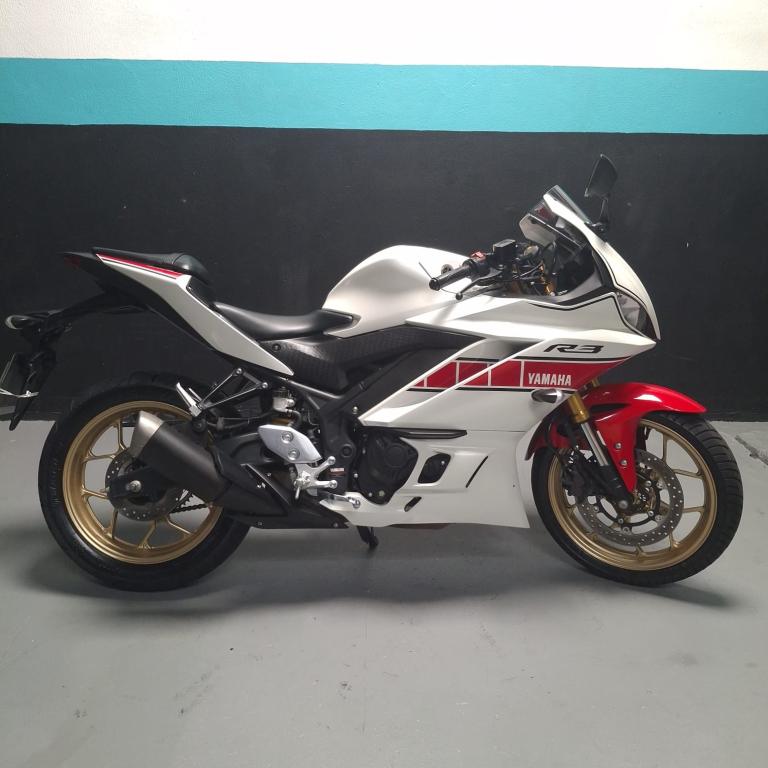 YAMAHA YZF R3 300 - Foto