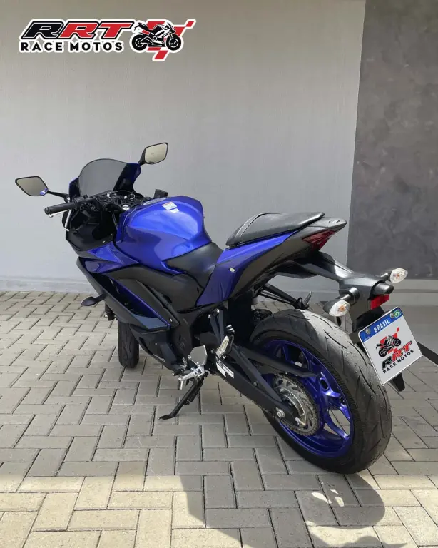 YAMAHA YZF R3 300 - Foto