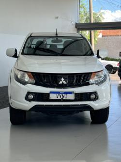 MITSUBISHI L 200 Triton 2.4 16V FLEX GL CABINE DUPLA