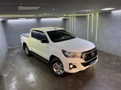 TOYOTA Hilux Caminhonete 2.8 16V 4P SR 4X4 DIESEL CABINE DUPLA AUTOMTICO
