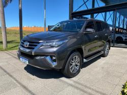 TOYOTA Hilux Caminhonete 2.8 16V SRX 4X4 TURBO DIESEL CABINE DUPLA AUTOMTICO