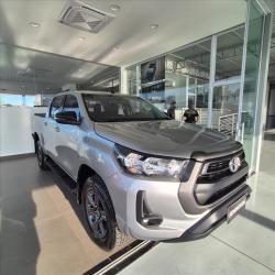 TOYOTA Hilux Caminhonete 2.8 16V 4P SR 4X4 DIESEL CABINE DUPLA AUTOM�TICO