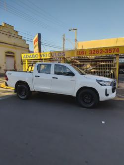 TOYOTA Hilux Caminhonete 2.8 4P 4X4 DIESEL CABINE DUPLA