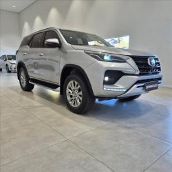 TOYOTA Hilux Caminhonete 2.8 16V SRX 4X4 TURBO DIESEL CABINE DUPLA AUTOM�TICO