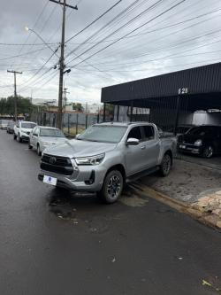 TOYOTA Hilux Caminhonete 2.8 16V SRX 4X4 DIESEL CABINE DUPLA AUTOMÁTICO