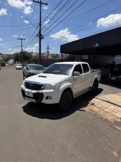 TOYOTA Hilux Caminhonete 3.0 4P 4X4 SRV TURBO DIESEL CABINE DUPLA AUTOMÁTICO