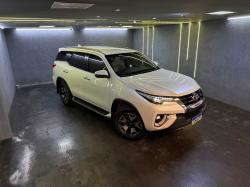 TOYOTA Hilux SW4 2.8 4P SRX 4X4 DIAMOND 7 LUGARES TURBO DIESEL AUTOMTICO