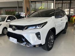 TOYOTA Hilux SW4 2.8 4P SRX 4X4 DIAMOND 7 LUGARES TURBO DIESEL AUTOM�TICO