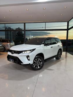 TOYOTA Hilux SW4 2.8 4P SRX 4X4 DIAMOND 7 LUGARES TURBO DIESEL AUTOM�TICO