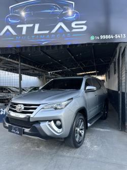 TOYOTA Hilux SW4 2.8 4P SRX 4X4 DIAMOND 7 LUGARES TURBO DIESEL AUTOMÁTICO