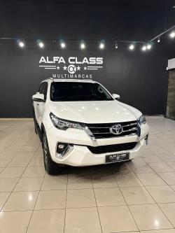 TOYOTA Hilux SW4 2.8 16V 4P SRX 4X4 7 LUGARES TURBO DIESEL AUTOMÁTICO