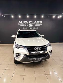 TOYOTA Hilux SW4 2.8 16V 4P SRX 4X4 7 LUGARES TURBO DIESEL AUTOMÁTICO