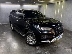 TOYOTA Hilux SW4 2.8 16V 4P SRX 4X4 7 LUGARES TURBO DIESEL AUTOMÁTICO
