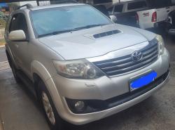 TOYOTA Hilux SW4 3.0 16V 4P 4X4 SRV TURBO DIESEL
