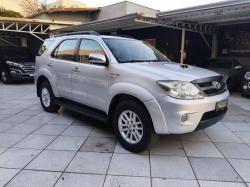 TOYOTA Hilux SW4 