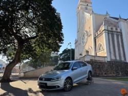 VOLKSWAGEN Jetta 2.0 4P COMFORTLINE TIPTRONIC AUTOM�TICO