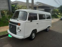 VOLKSWAGEN Kombi 1.4 FLEX STD 9 LUGARES